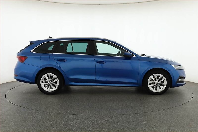 Škoda Octavia (2021) Style 2.0 TDI, ČR,1.maj - fotka 6 z 17