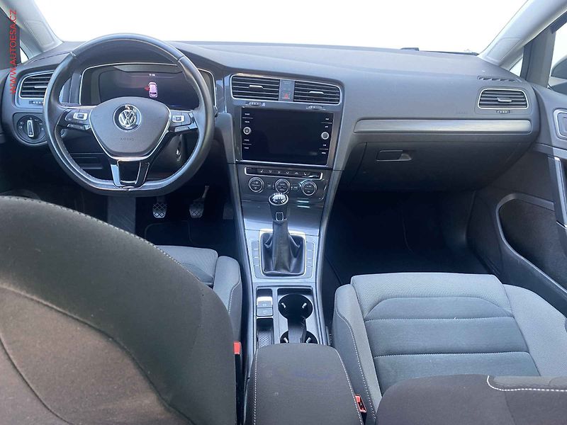 Volkswagen Golf (2017) 1.0 TSi, Comfortline, navi - fotka 8 z 19