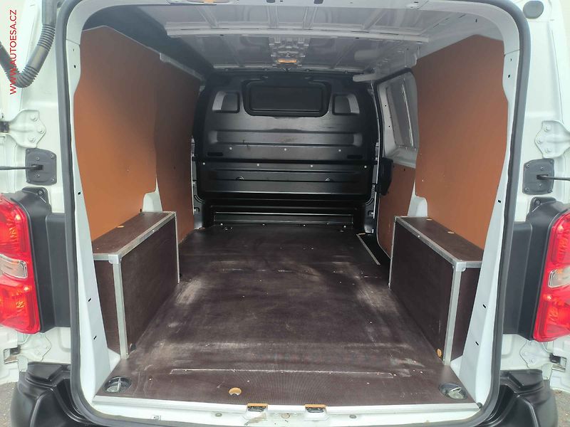 Peugeot Expert (2023) 1.5HDi L2, Navi, kamera 360 - fotka 7 z 23
