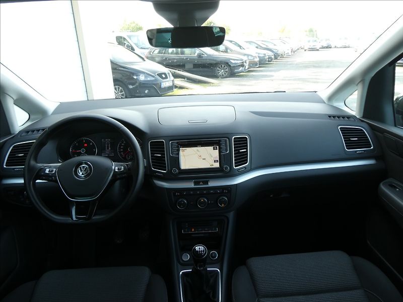 Volkswagen Sharan 2,0 TDi 110kW serviska, závěs - fotka 32 z 50