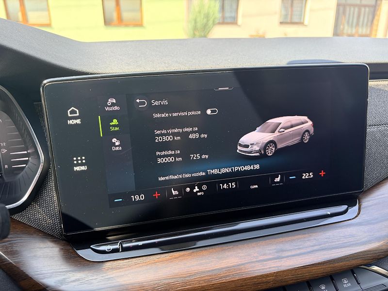 Škoda Octavia SCOUT 2.0 TDI DSG MATRIX - fotka 35 z 56