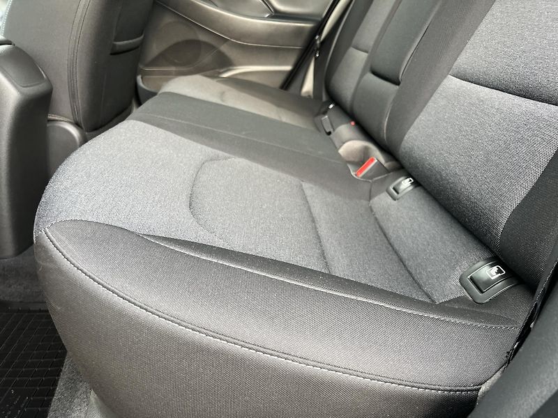 Hyundai i30 1.5T-GDi KAMERA ČR 1.MAJ. DPH - fotka 28 z 47