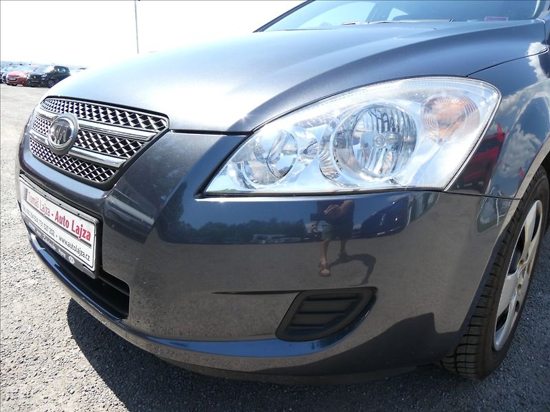 Kia Ceed 1,4 i 80kW klima, 1.majitel - fotka 4 z 32