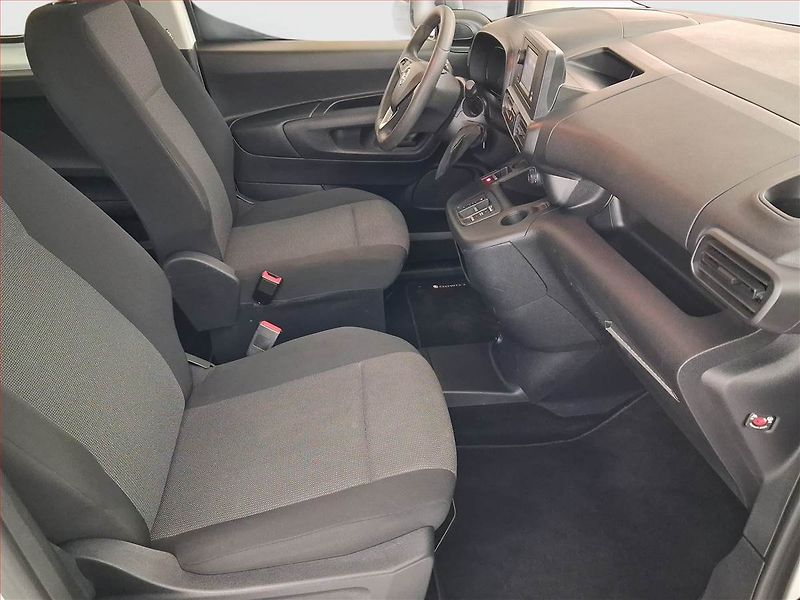 Opel Combo (2022) Electric 50kWh, SoH 100% - fotka 9 z 19