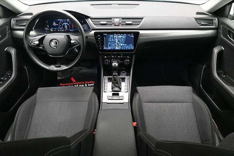 Škoda Superb 1,4 TSI iV 160 kW DSG Style Zá - fotka 15 z 33
