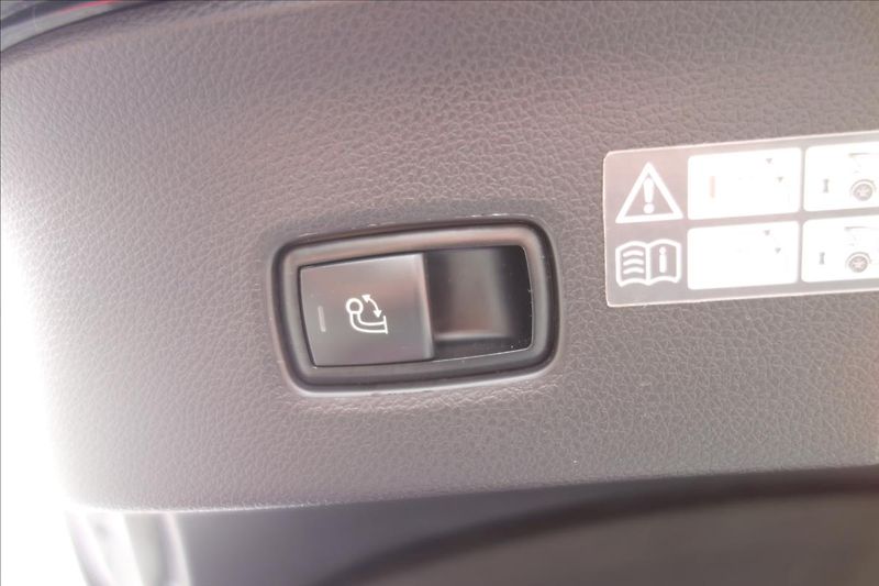 Mercedes-Benz GLE 350CDi 190KW,4 MAT.,KUPÉ. - fotka 15 z 39