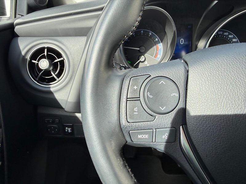 Toyota Auris 1,6 Active Trend - fotka 12 z 20