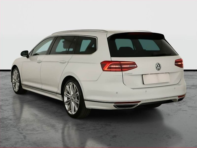 Volkswagen Passat (2017) R-Line 2.0 TDI, Kůže - fotka 4 z 20