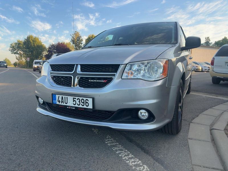 Dodge Grand Caravan (2013)  3,6 RT Pentastar 2013 - fotka 6 z 17