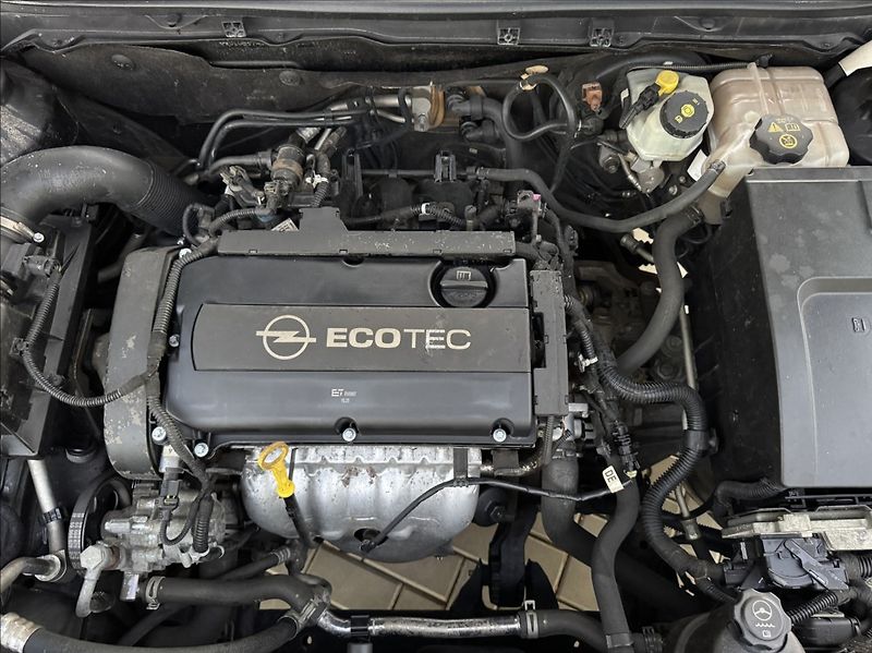Opel Insignia 1,6 i 85kW tažné KLIMA ALU - fotka 42 z 50