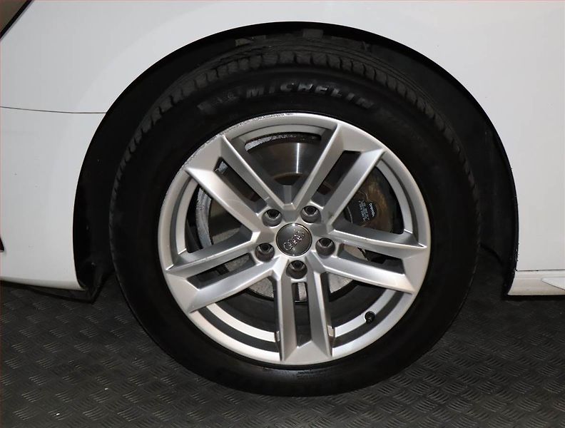 Audi A4 (2020) 30 TDI, Automat, Navi - fotka 15 z 19