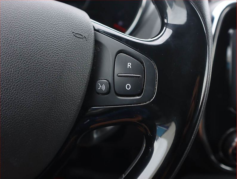 Renault Captur (2017) 0.9 TCe, Serv.kniha, Navi - fotka 18 z 19