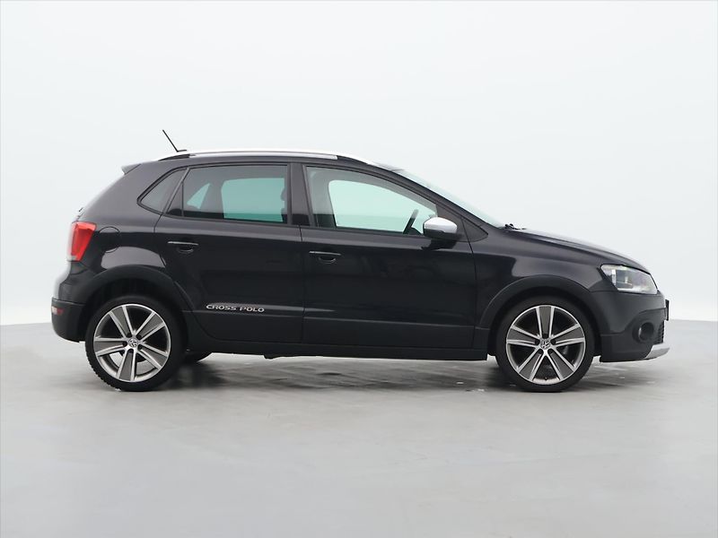 Volkswagen Polo 1,4 i 63kW Cross AutoKlima - fotka 8 z 34