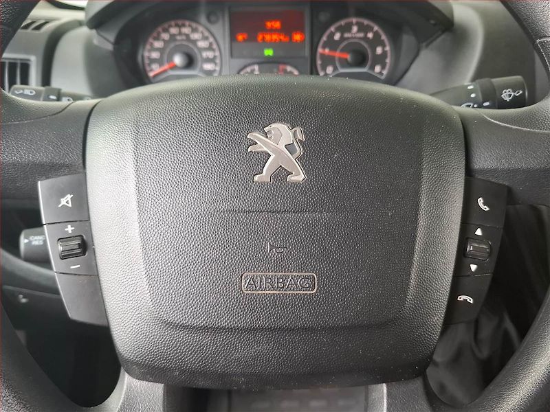 Peugeot Boxer (2018) 2.0 BlueHDi, Valník, ČR - fotka 15 z 18