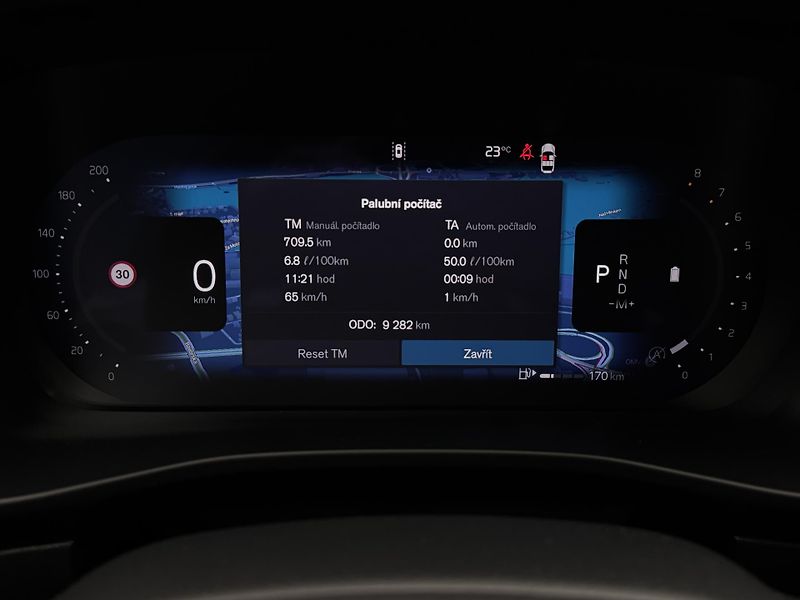 Volvo XC40 B3 DARK PLUS CZ REZERVACE - fotka 17 z 48