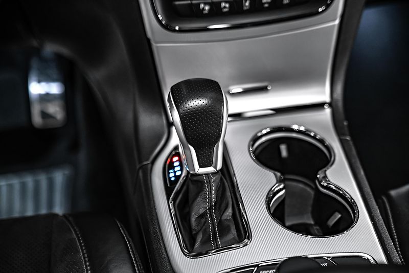 Jeep Grand Cherokee TrackHawk PANORAMA/KAMERA/H&K - fotka 18 z 26