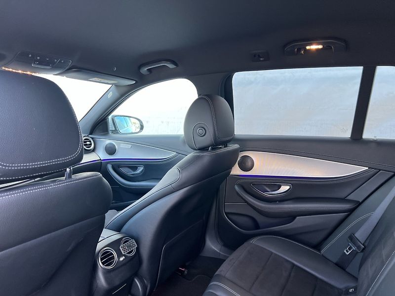 Mercedes-Benz Třídy E (2018) 2.0d AMG-line! Navi! Tažné! - fotka 24 z 42
