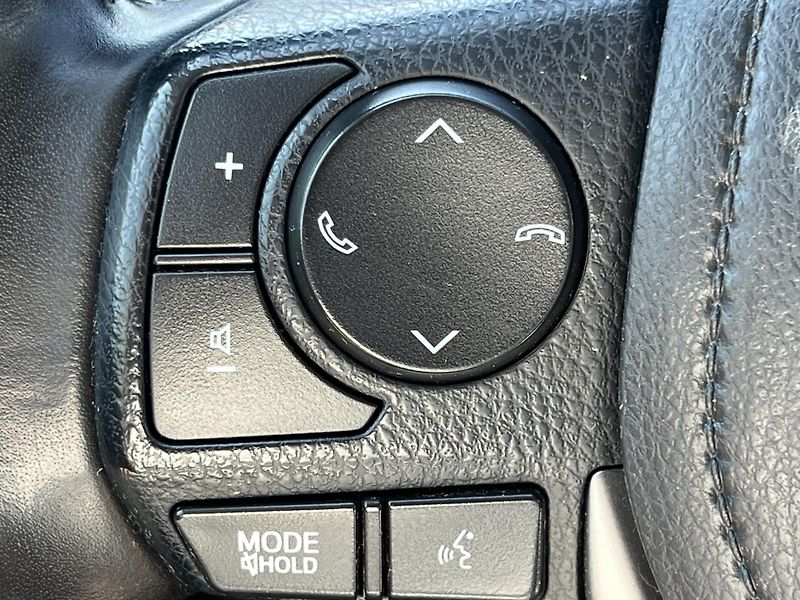 Toyota RAV4 2.5i HYBRID 114kw - fotka 21 z 25