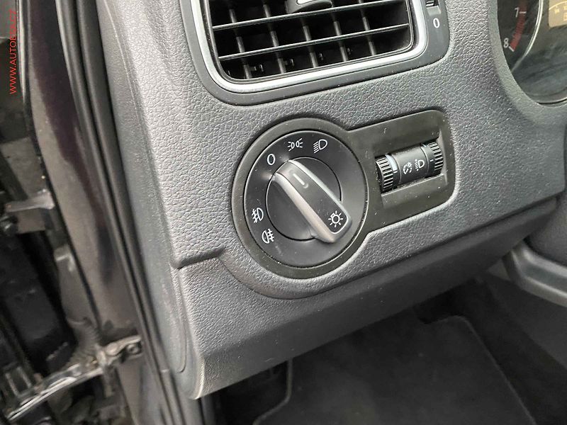 Volkswagen Polo (2011) 1.2 HTP, Style, +kola - fotka 15 z 16