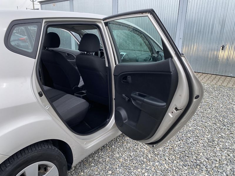 Kia Venga 1.4i 16v 90PS KLIMA SERVIS!!!  - fotka 114 z 144