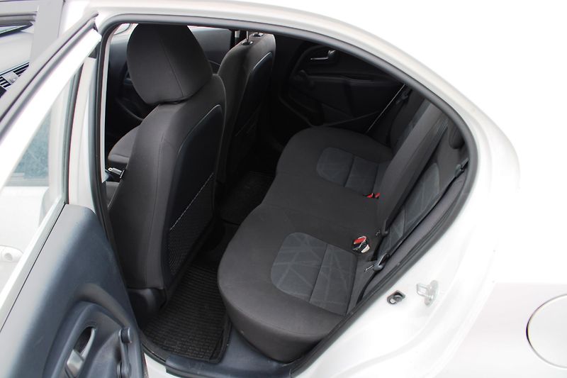 Kia Rio (2015) 1.4i KLIMA EL.OKNA ALUKOLA - fotka 10 z 16