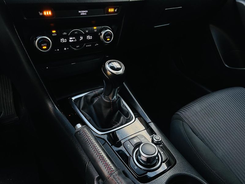 Mazda 3 2.0i MANUÁL VÝHŘEV SENZORY LED - fotka 34 z 40