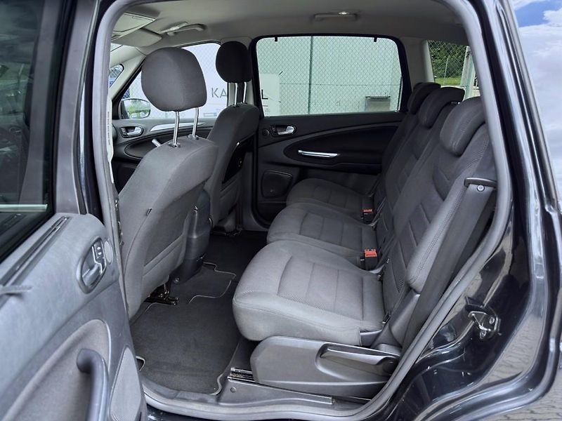 Ford S-MAX 2.0 TDCi 120 kW Titanium - fotka 7 z 13