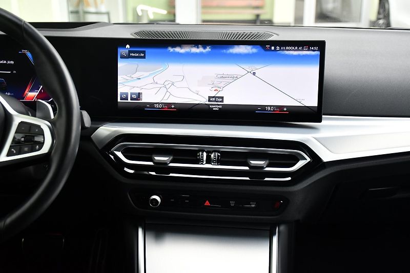 BMW Řada 3 320D xDrive M-SPORT ČR 1.M - fotka 7 z 47