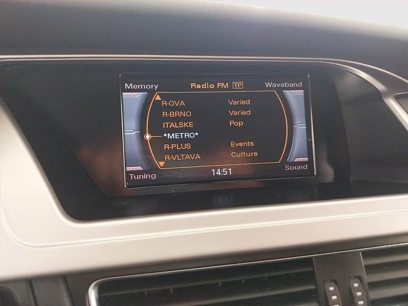 Audi A4 (2010) 2.0 TDI, Serv.kniha, Xenony - fotka 16 z 21