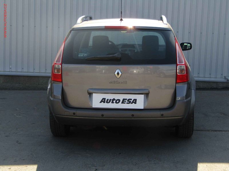Renault Mégane (2008) 1.6i, 2.maj,ČR, AC, park - fotka 5 z 14