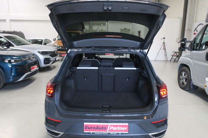 Volkswagen T-Roc (2019) Sport 1.5 TSI 110 kW manuál - fotka 44 z 47