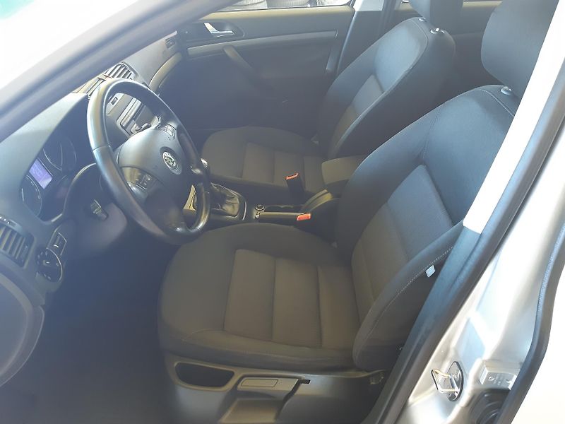 Škoda Octavia 1.6 MPI DIGIKLIMA vyhř.sedaky - fotka 8 z 22