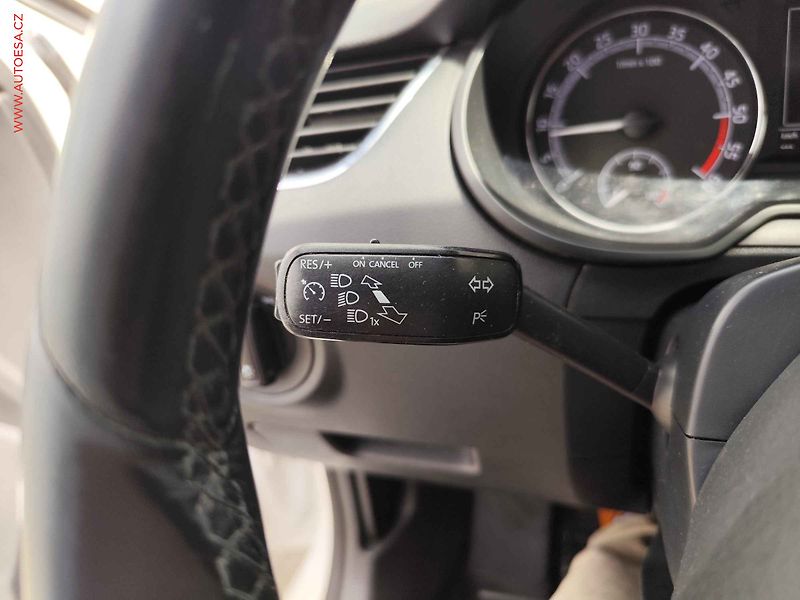 Škoda Octavia (2018) 1.6TDi, ČR, AC, temp - fotka 17 z 18
