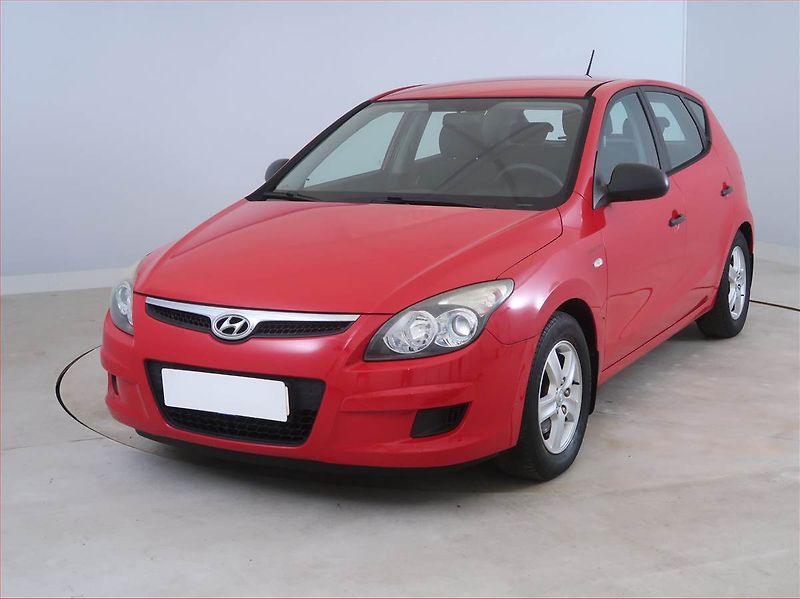 Hyundai i30 (2010) 1.4 CVVT, nová STK, zamluveno - fotka 2 z 13