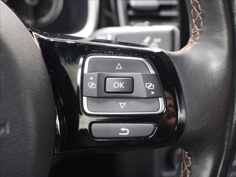 Volkswagen Beetle 1,2 TSI Cup TOP STAV - fotka 19 z 35