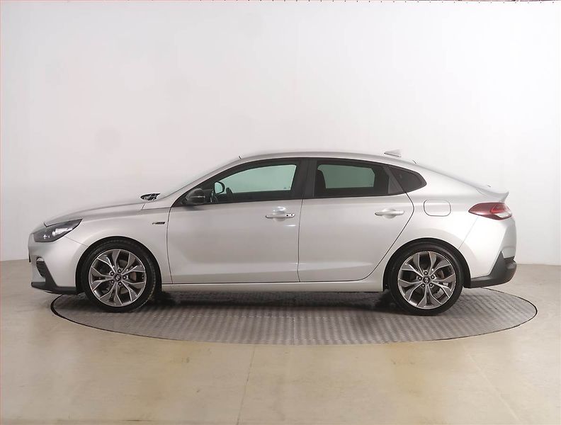 Hyundai i30 (2019) N-Line 1.4 T-GDI, Serv.kniha - fotka 3 z 15