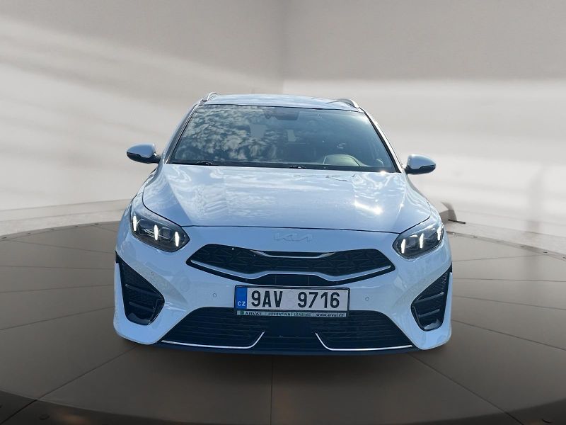 Kia Ceed (2023) GT-LINE 1.5T-GDI 117kW DPH CZ - fotka 2 z 11