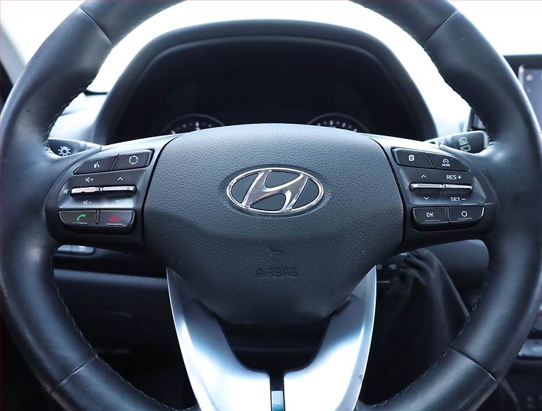 Hyundai i30 (2018) 1.6 CRDi, Navi, Tempomat - fotka 13 z 14