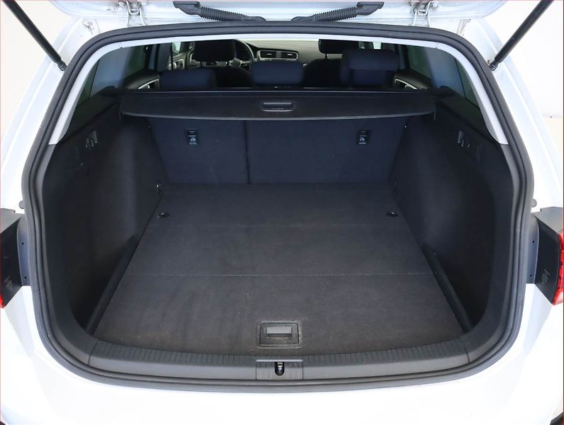 Volkswagen Golf (2018) 1.6 TDI, Tempomat - fotka 14 z 19