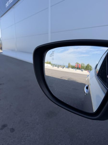 Nissan Leaf 110kW Tepelko 15'000km 1.Maj - fotka 24 z 29