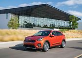 Kia Niro HEV tak vyjde o 442 455 Kč levněji.