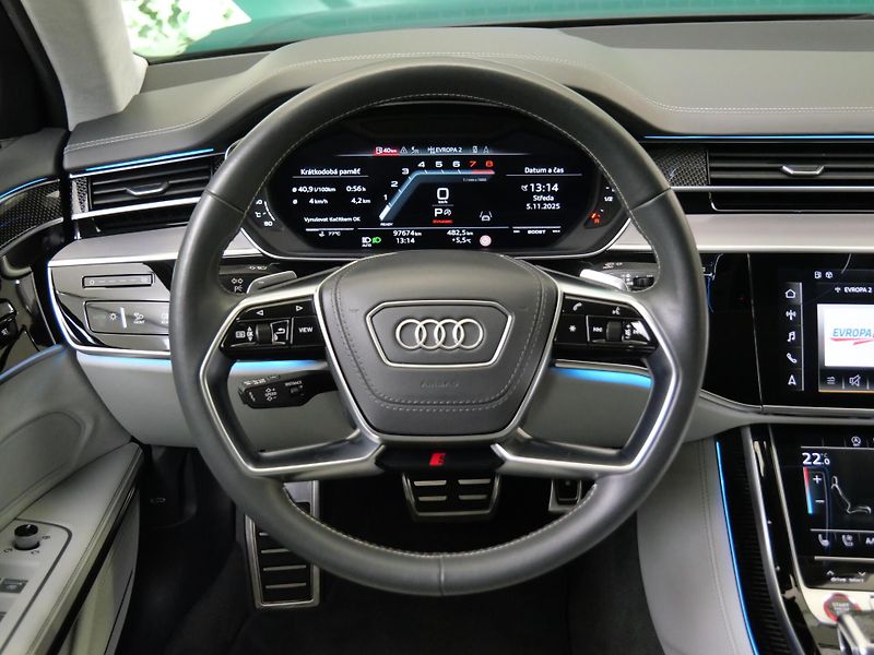 Audi S8 - fotka 18 z 30
