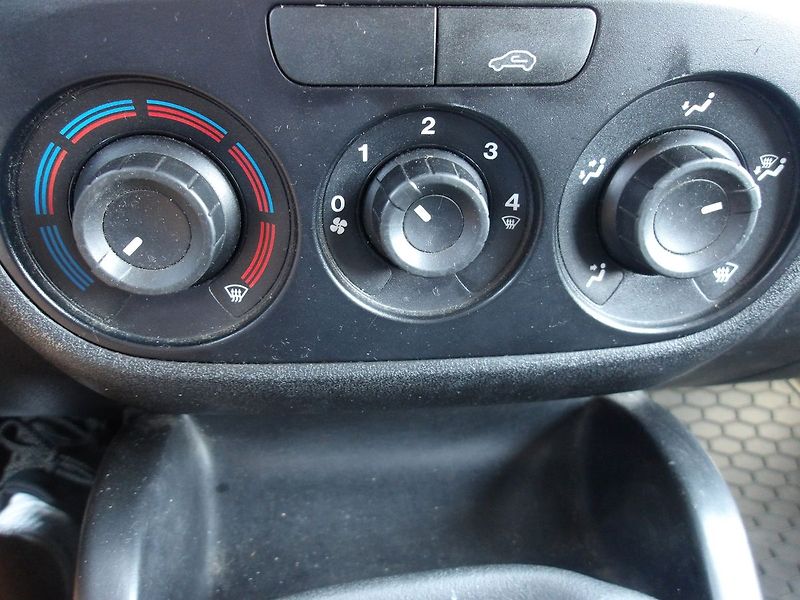 Fiat Dobló cargo 1,4i ČR 1.MAJ.! -21%DPH !!! - fotka 31 z 33