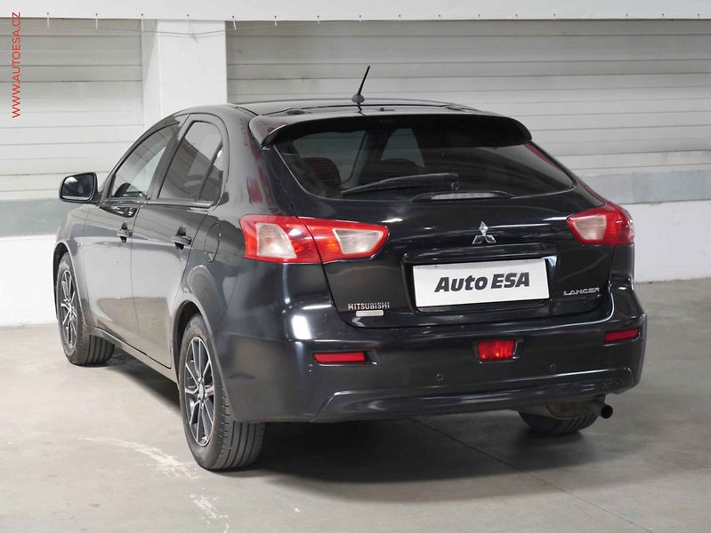 Mitsubishi Lancer (2017) 1.6., 1.maj,ČR, AC, výhřev - fotka 4 z 19