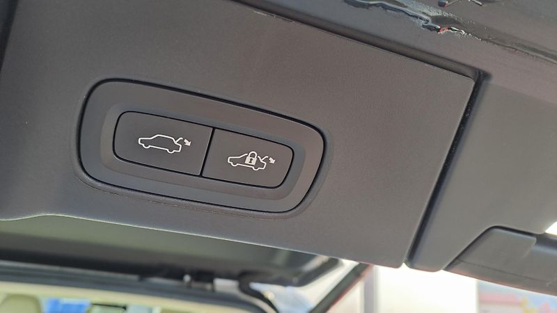 Volvo V90 2.0 D3 Break NAVI Bílá kůže - fotka 15 z 30