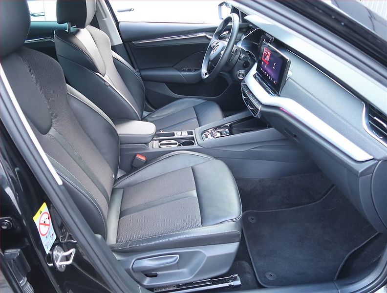 Škoda Octavia (2024) 2.0 TDI - fotka 9 z 21