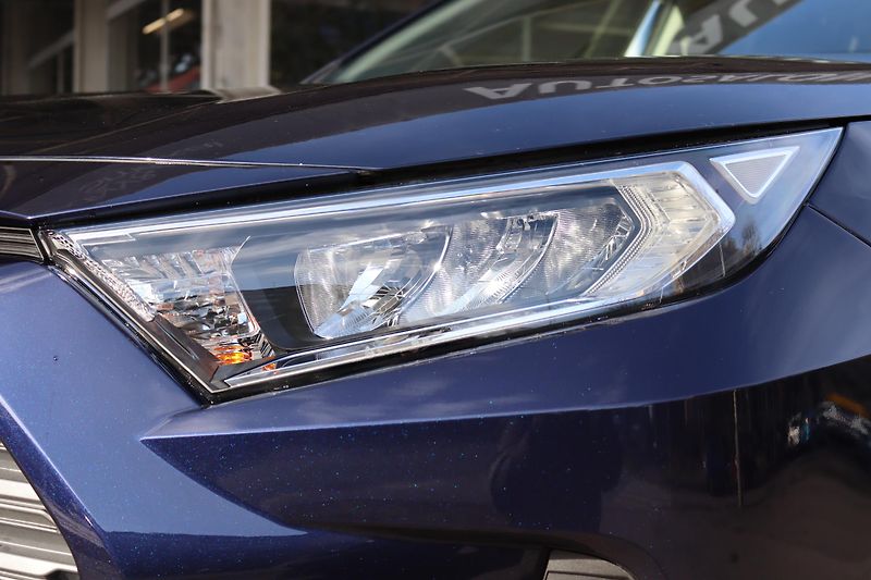 Toyota RAV4 2.5 HYBRID CVT 131kW - fotka 4 z 50