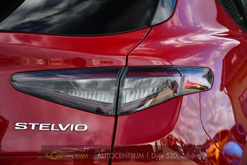 Alfa Romeo Stelvio 2.0T 16V 206kW VELOCE AT8 Q4 - fotka 42 z 50