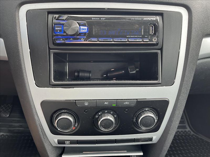 Škoda Octavia 1,6 MPi LPG PLATNOST 10/2033 - fotka 16 z 32