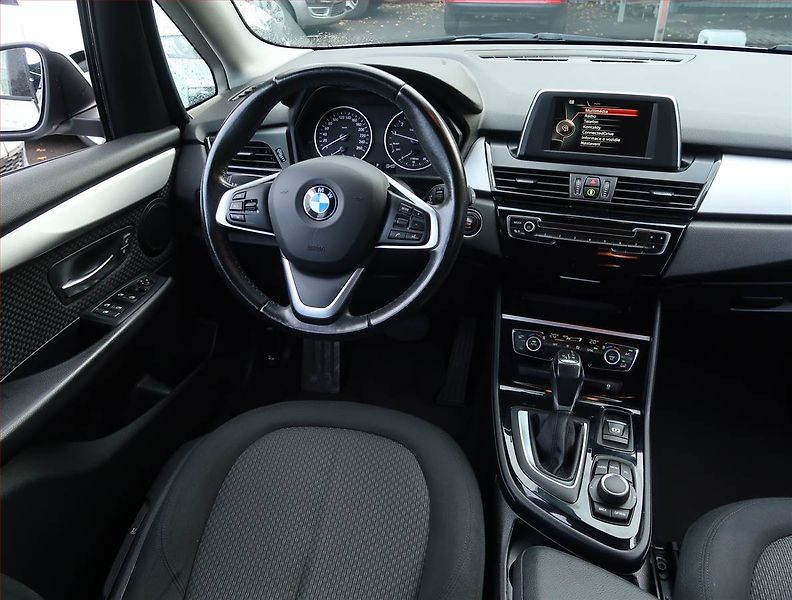 BMW Řada 2 (2015) 218i Active Tourer, Automat - fotka 7 z 17